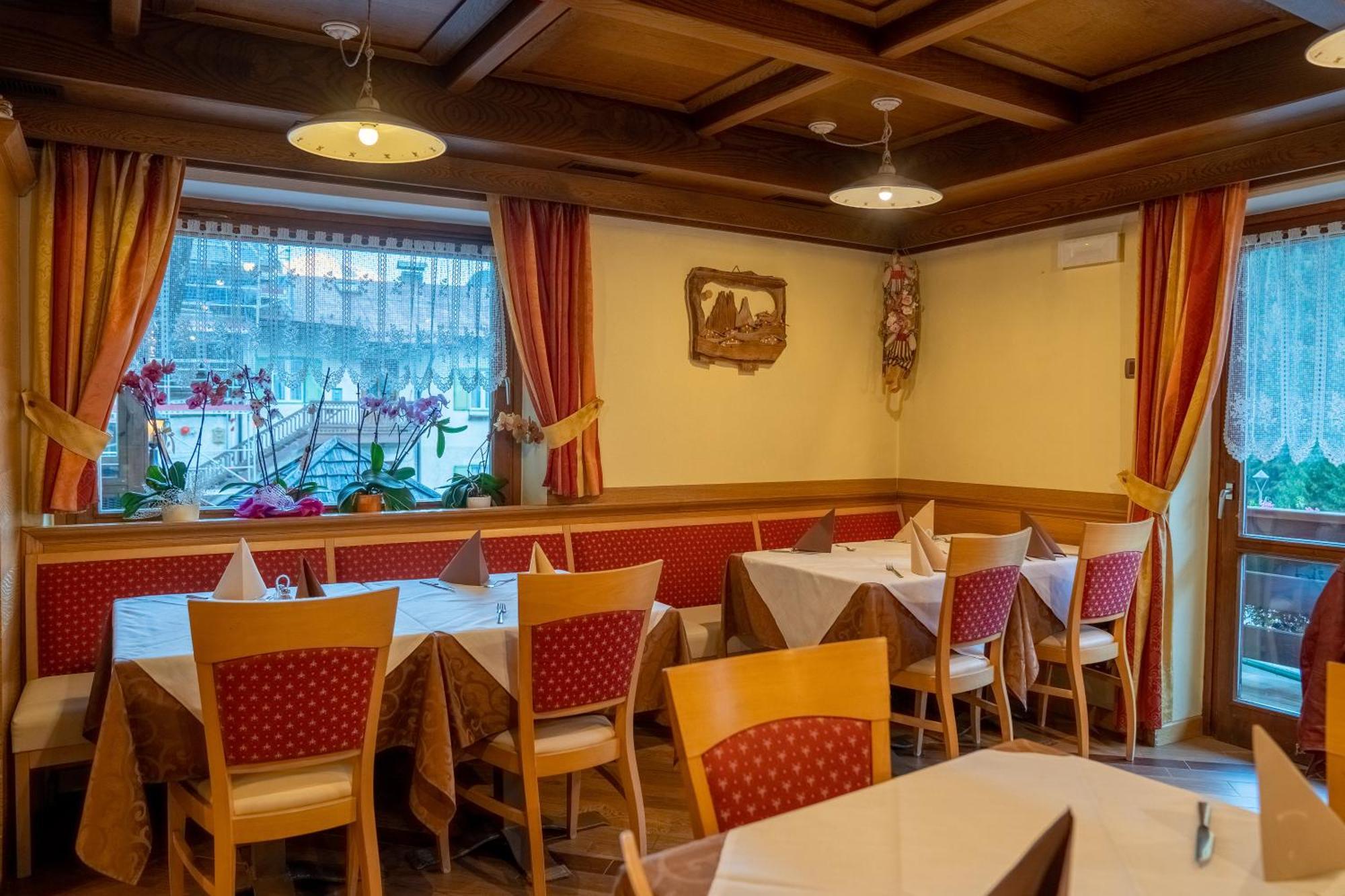 Garni Val Udai Hotel Mazzin Bagian luar foto