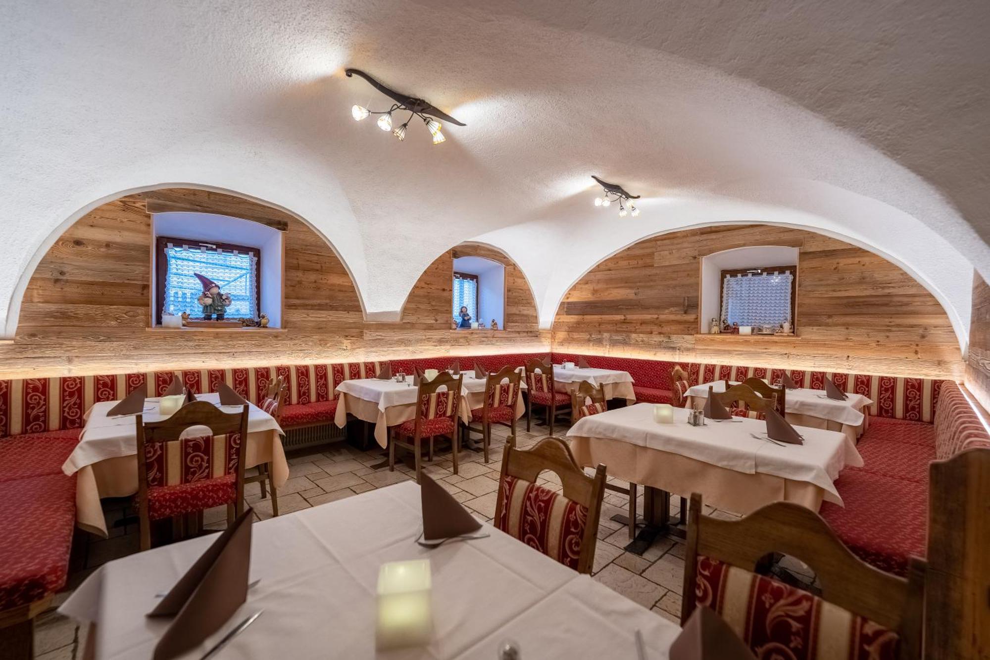 Garni Val Udai Hotel Mazzin Bagian luar foto